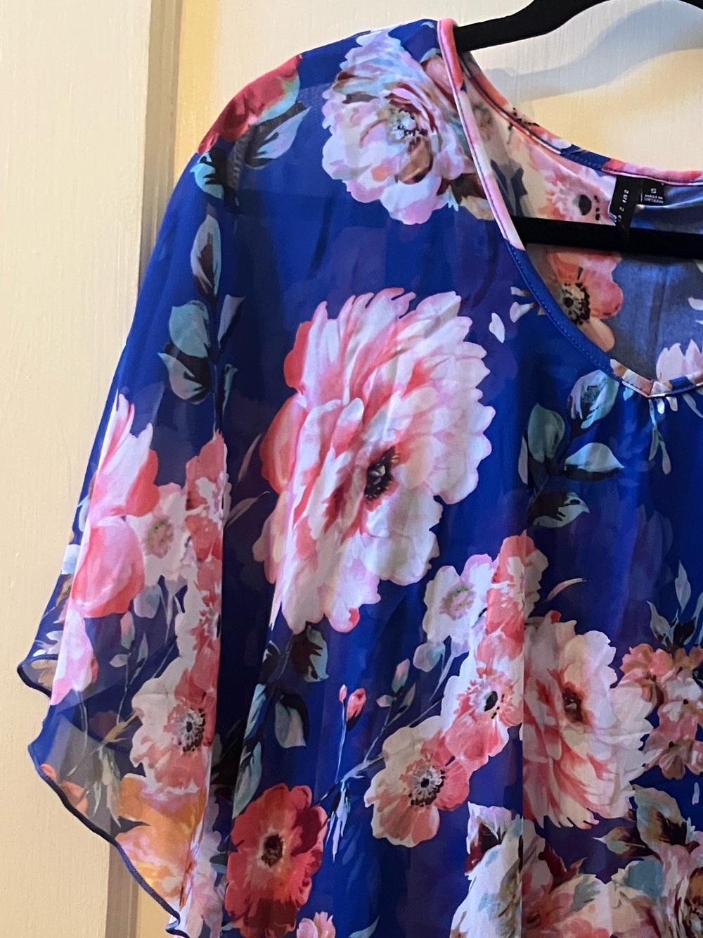 Blue Floral Chiffon Flutter Sleeve Blouse